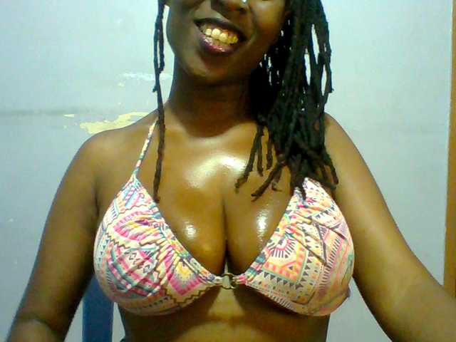 Sweet-petite live cam on BongaCams