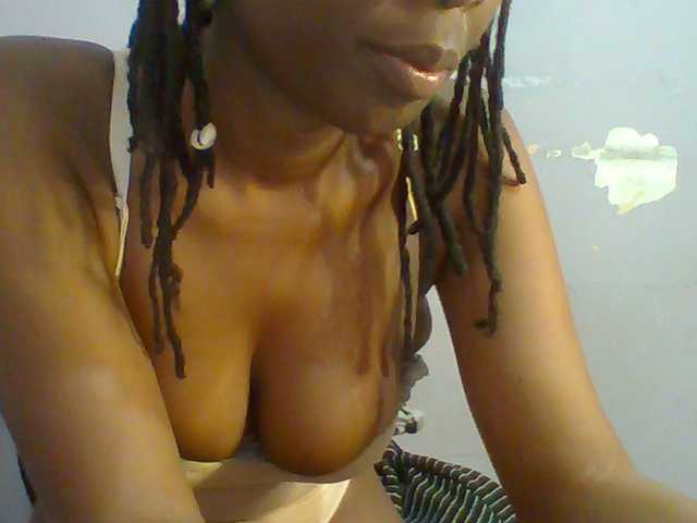 Sweet-petite live cam on BongaCams