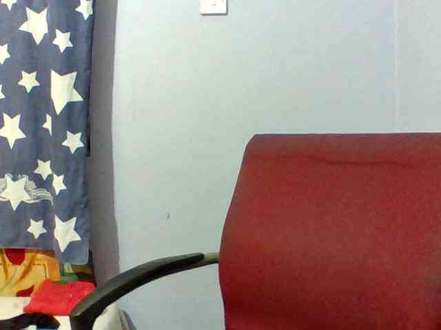 Sweet-petite webcam
