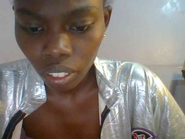 Sweet-petite webcam