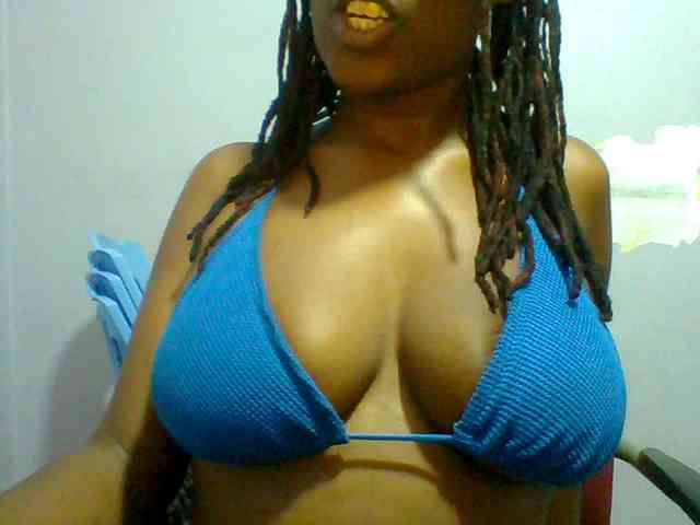 Sweet-petite webcam