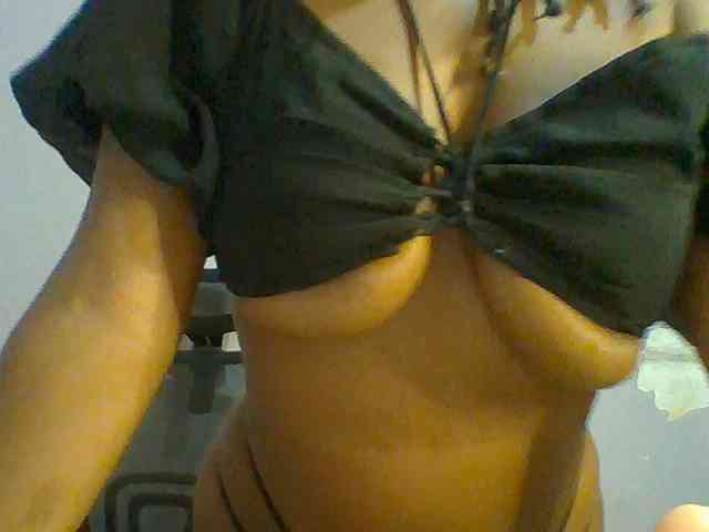 Sweet-petite webcam