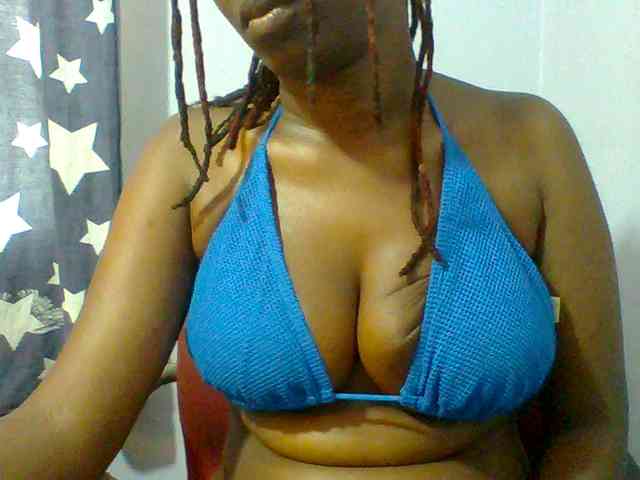 Sweet-petite webcam