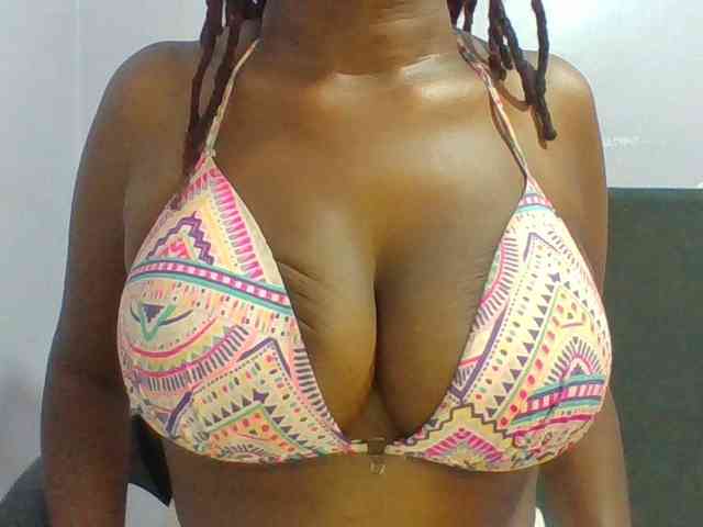 Sweet-petite webcam