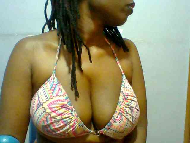 Sweet-petite Live Webcam on BongaCams