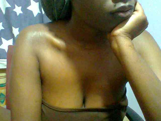 Sweet-petite webcam