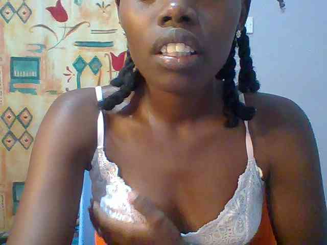 Sweet-petite webcam