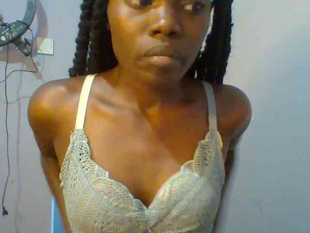 Sweet-petite webcam