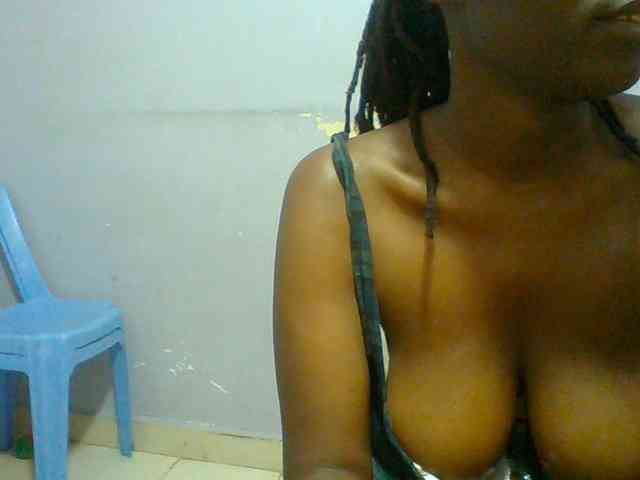 Sweet-petite webcam