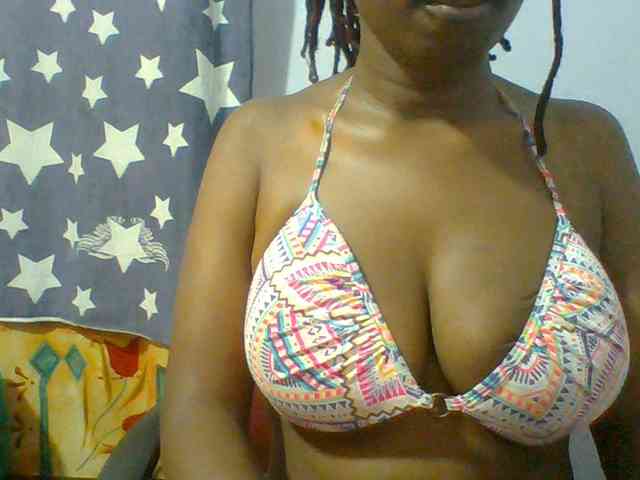 Sweet-petite webcam