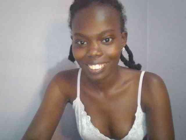 Sweet-petite webcam