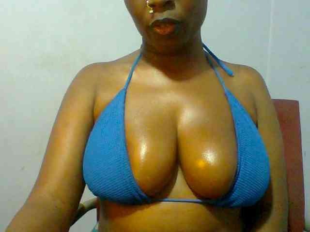 Sweet-petite webcam