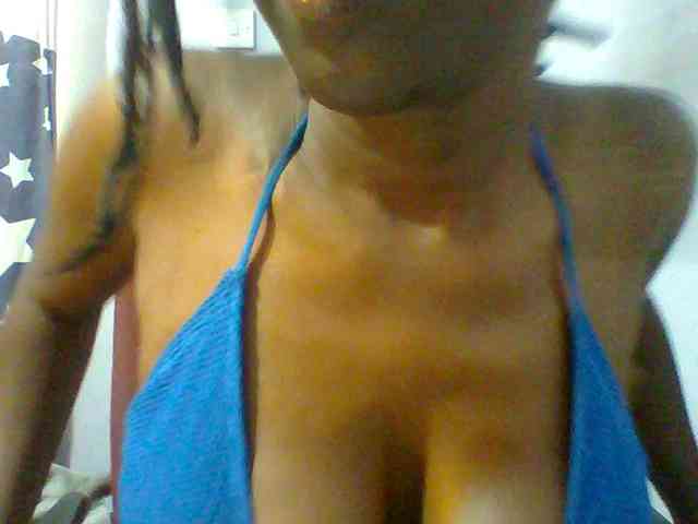 Sweet-petite Sweet-petite