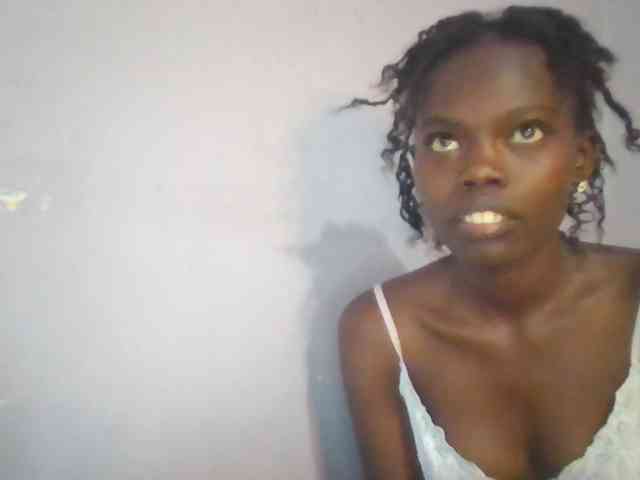 Sweet-petite webcam