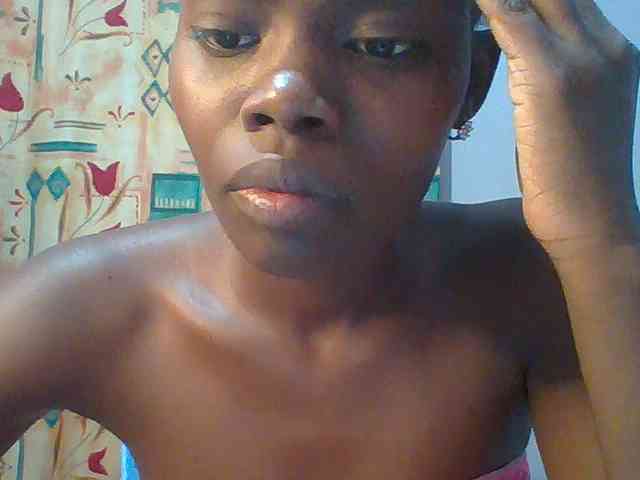 Sweet-petite webcam