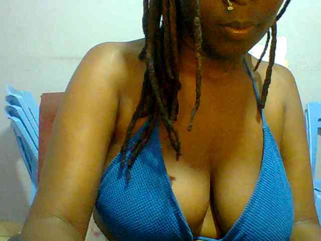Sweet-petite webcam