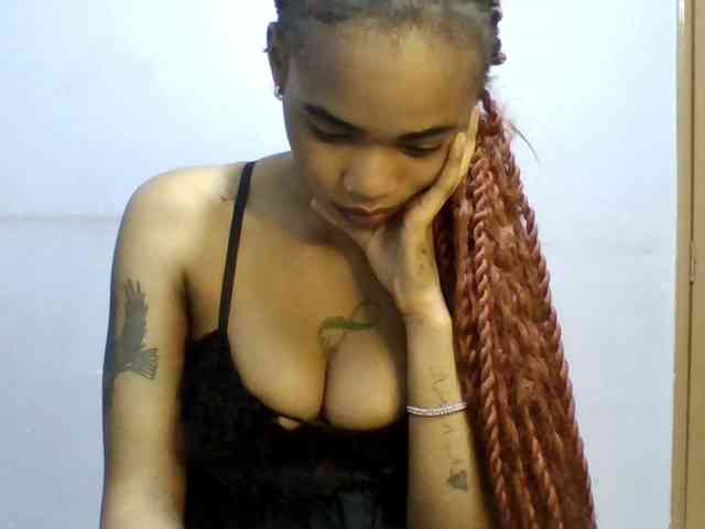 Sweet-petite Sweet-petite