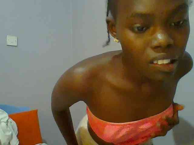 Sweet-petite webcam