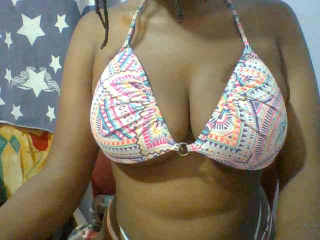 Sweet-petite webcam