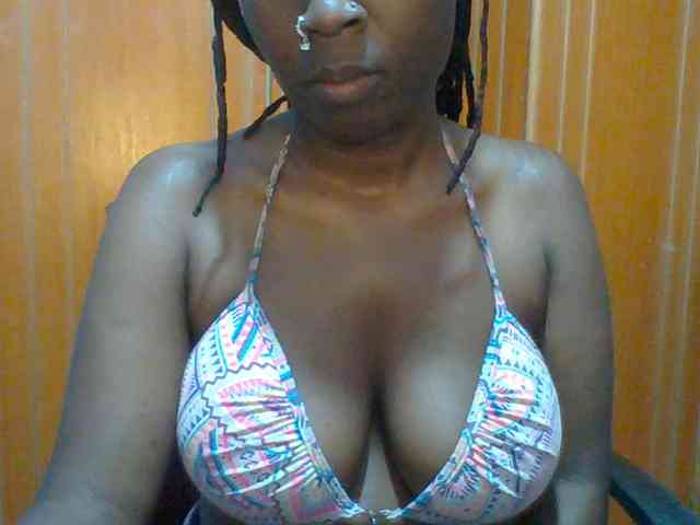Sweet-petite webcam