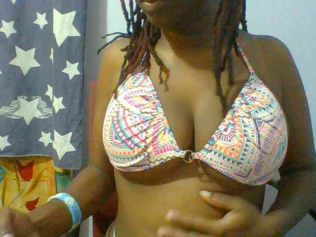 Sweet-petite webcam