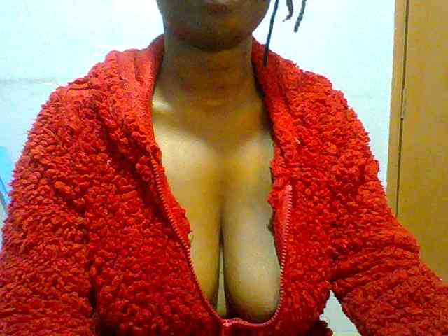Sweet-petite Live Webcam on BongaCams