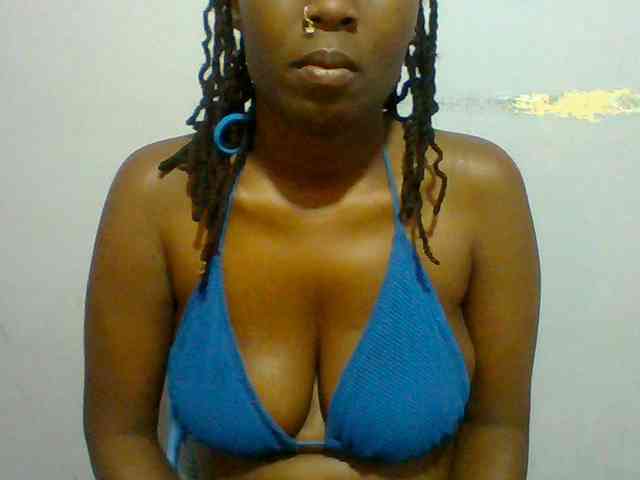 Sweet-petite webcam