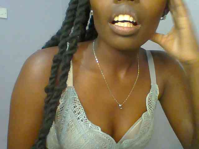 Sweet-petite webcam