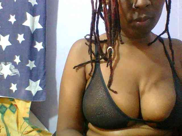 Sweet-petite webcam