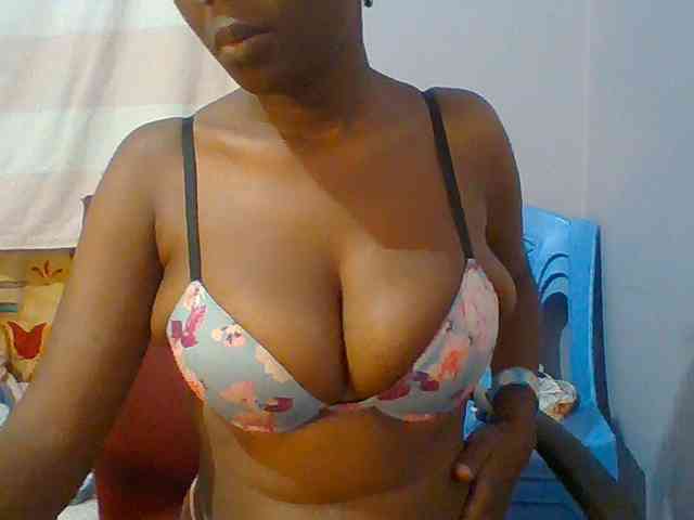 Sweet-petite webcam