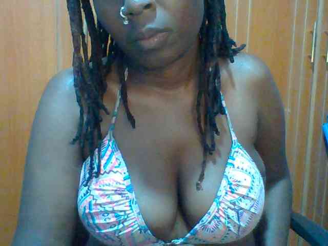 Sweet-petite webcam