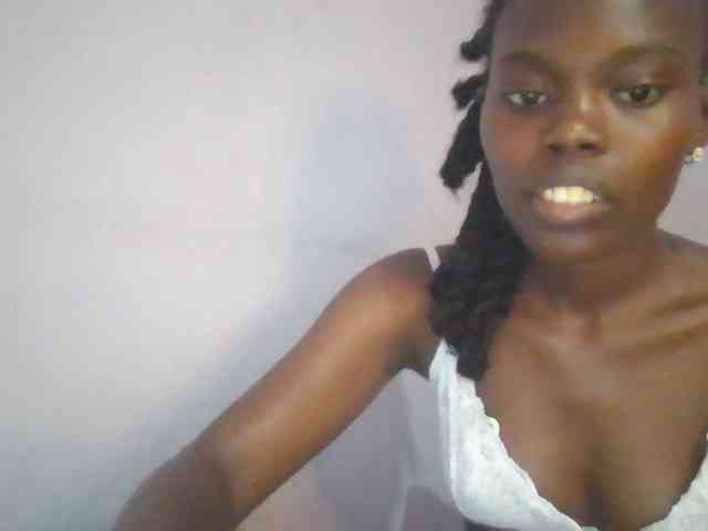 Sweet-petite webcam