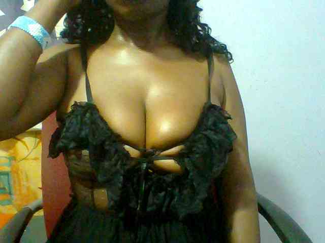 Sweet-petite webcam