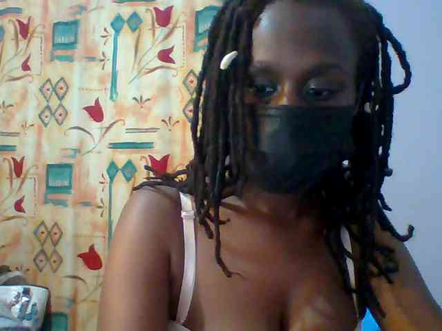 Sweet-petite webcam