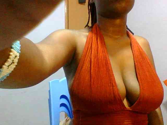Sweet-petite webcam