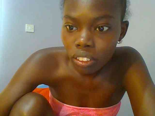 Sweet-petite webcam