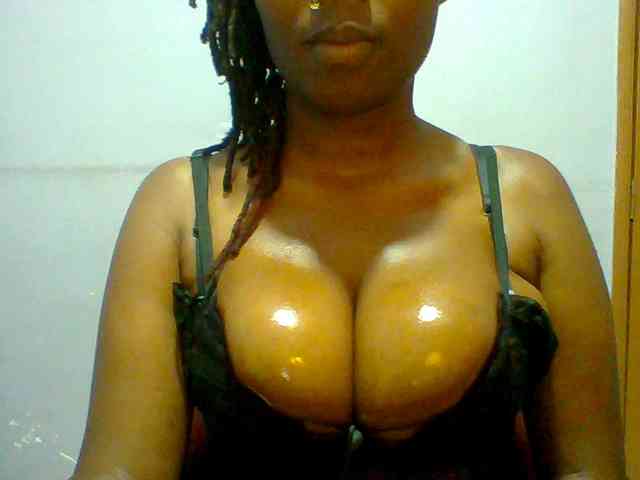 Sweet-petite webcam