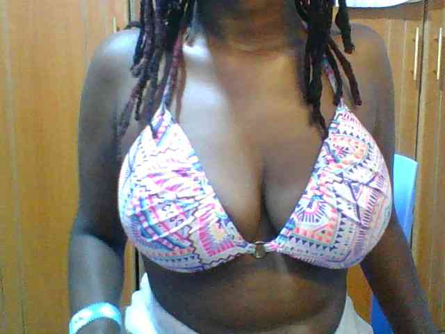 Sweet-petite webcam