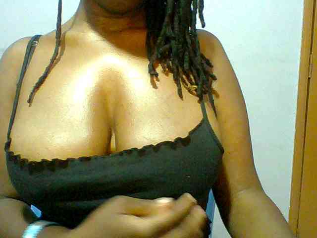 Sweet-petite webcam