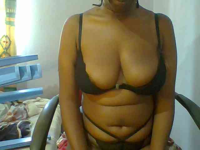 Sweet-petite webcam