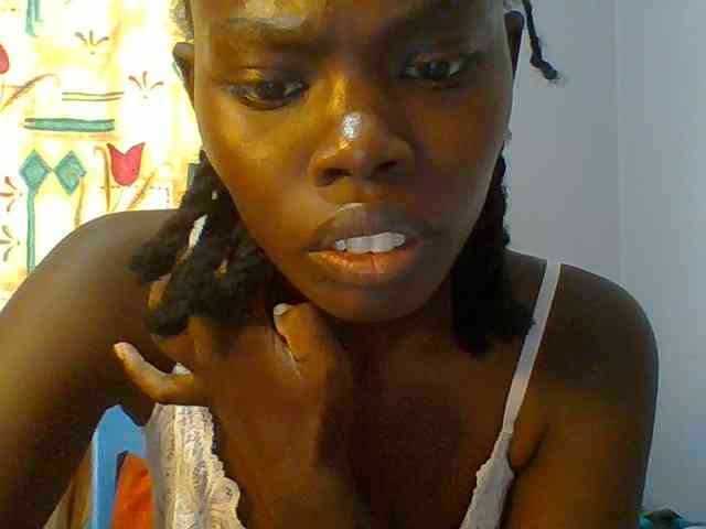 Sweet-petite webcam