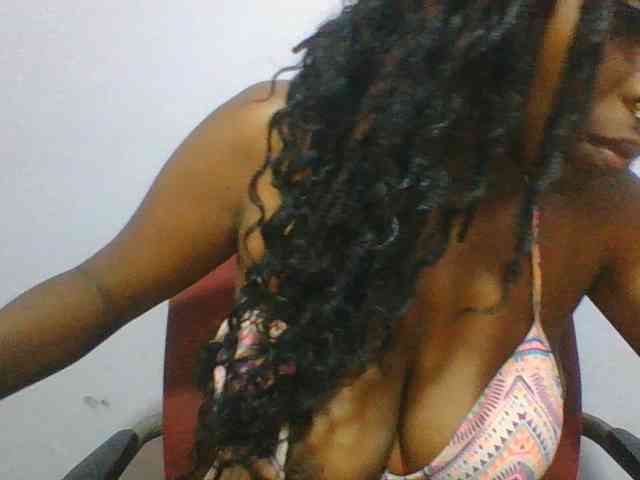 Sweet-petite webcam