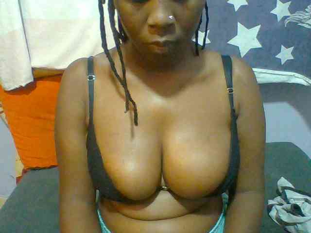 Sweet-petite webcam