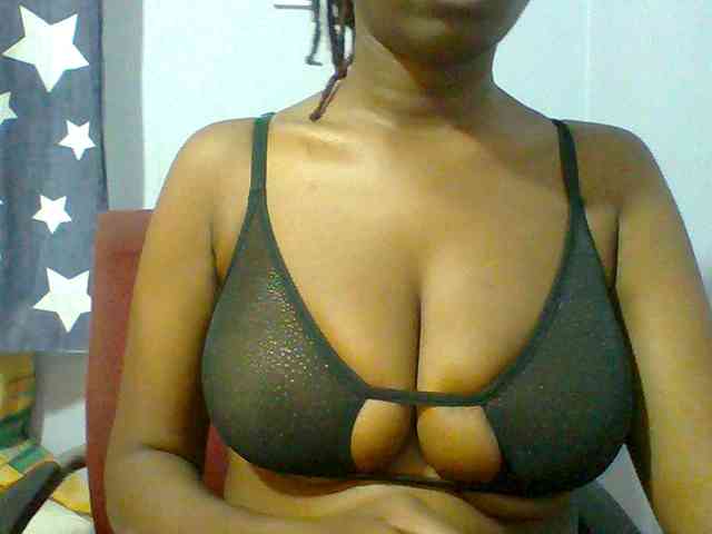 Sweet-petite webcam