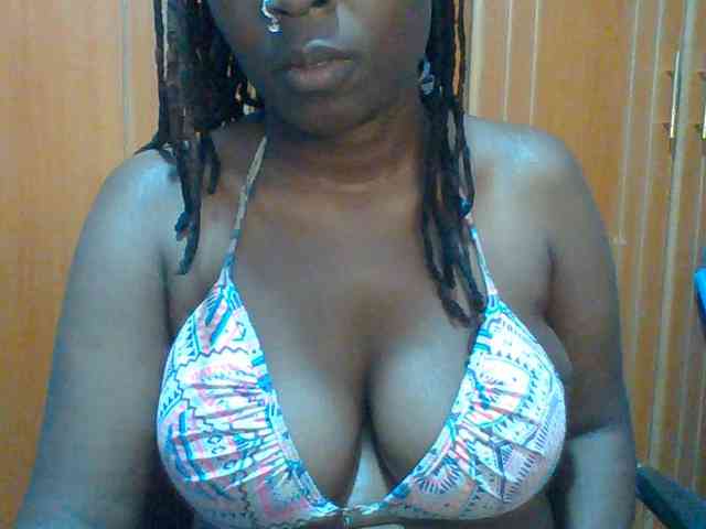 Sweet-petite webcam