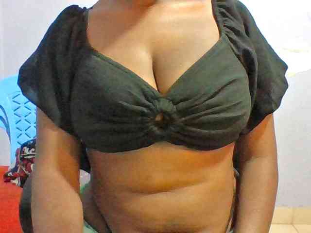 Sweet-petite webcam