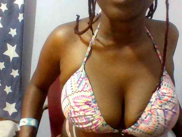 Sweet-petite webcam