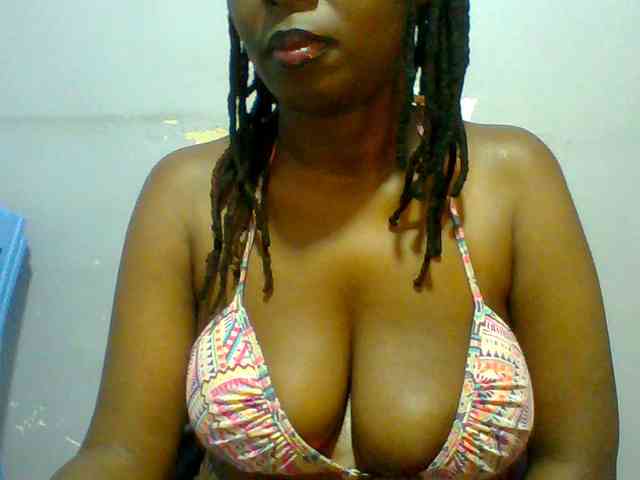 Sweet-petite webcam