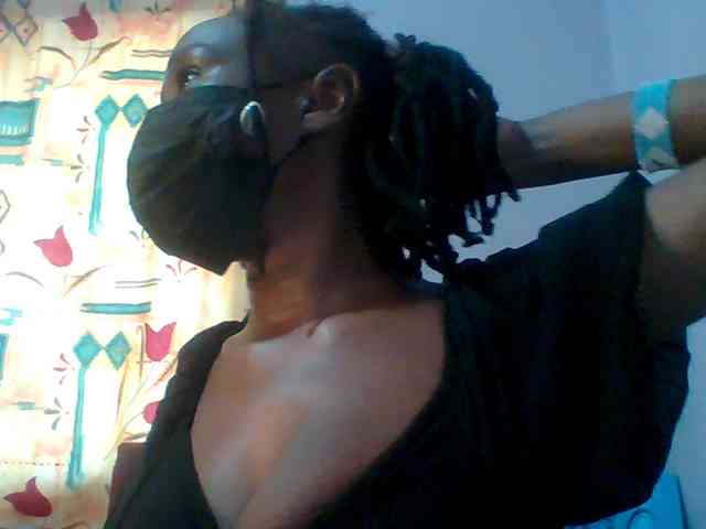 Sweet-petite webcam