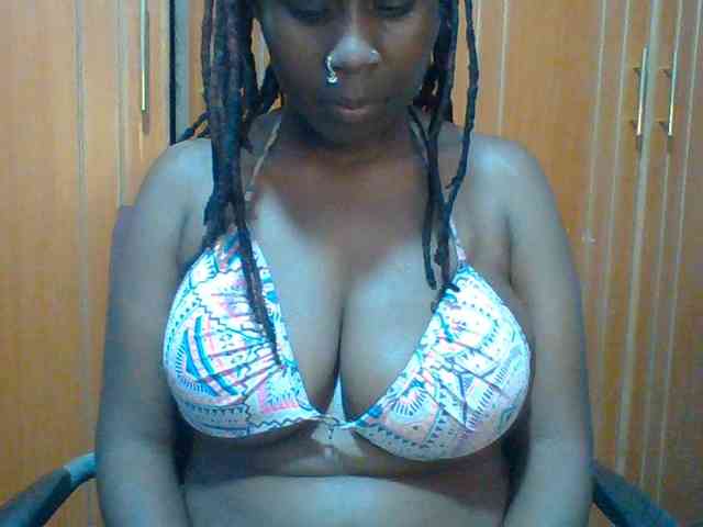 Sweet-petite webcam